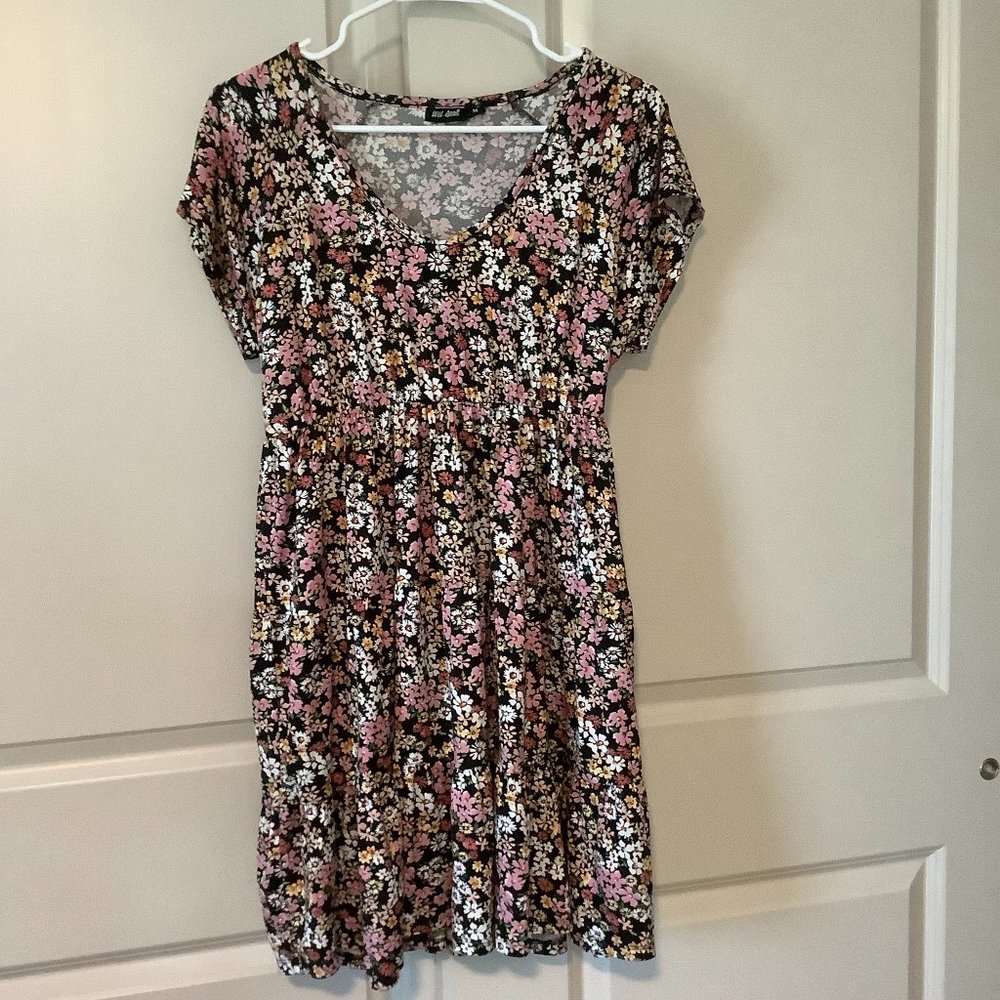 Wet Seal Women's Medium Floral Casual Dress